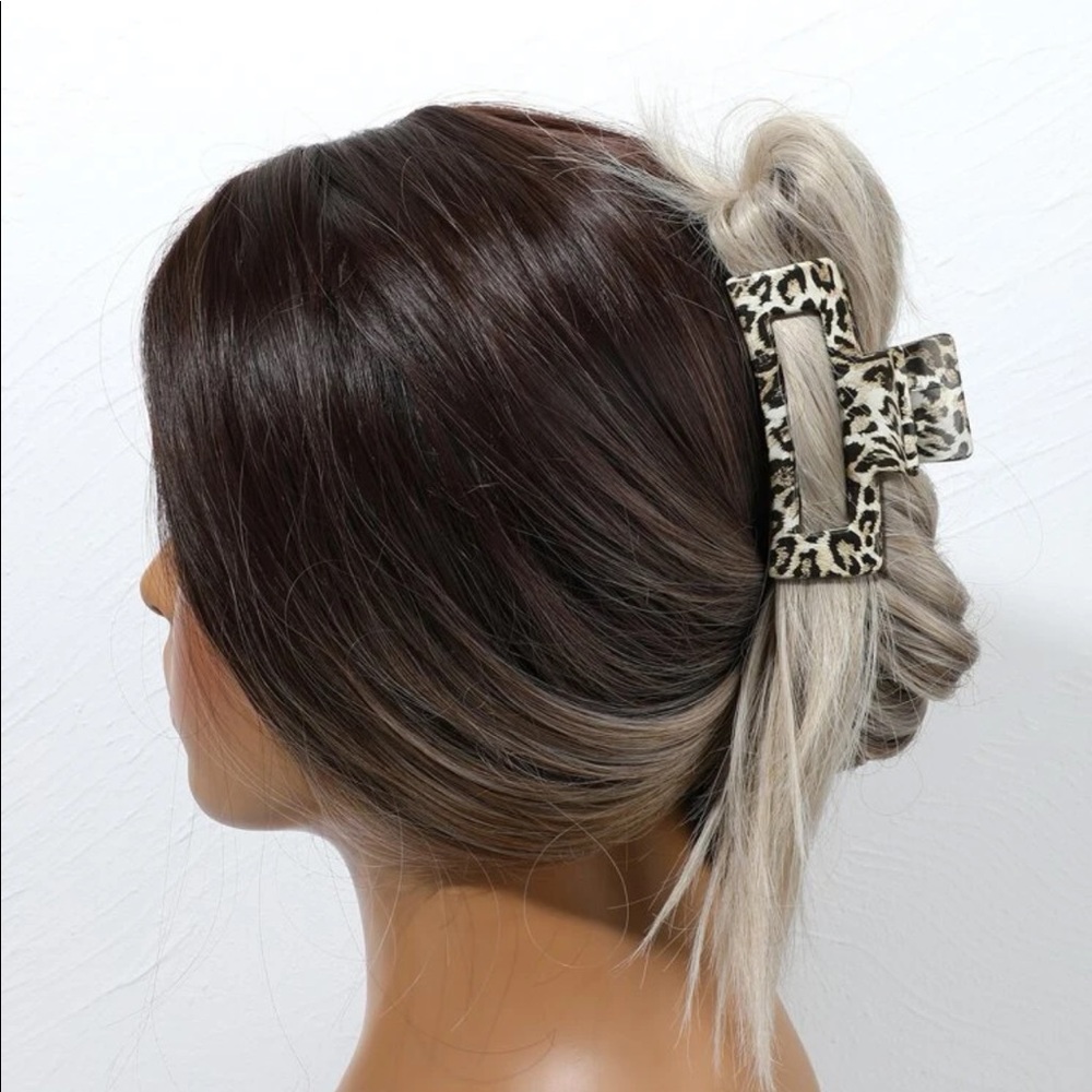 Leopard print hair claw